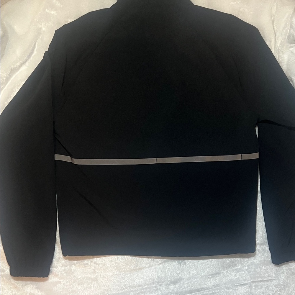 Vuori Black Zip-Up Jacket - Picture 5 of 5